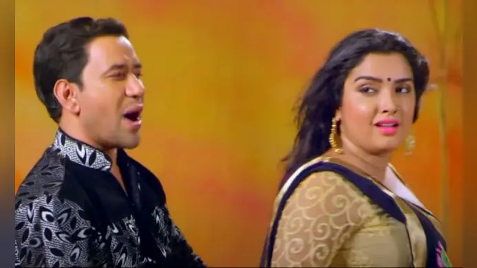 Bhojpuri Song : आम्रपाली दुबे संग निरहुआ का रोमांटिक सॉन्‍ग हुआ वायरल, बार बार देखा जा रहा है ये VIDEO