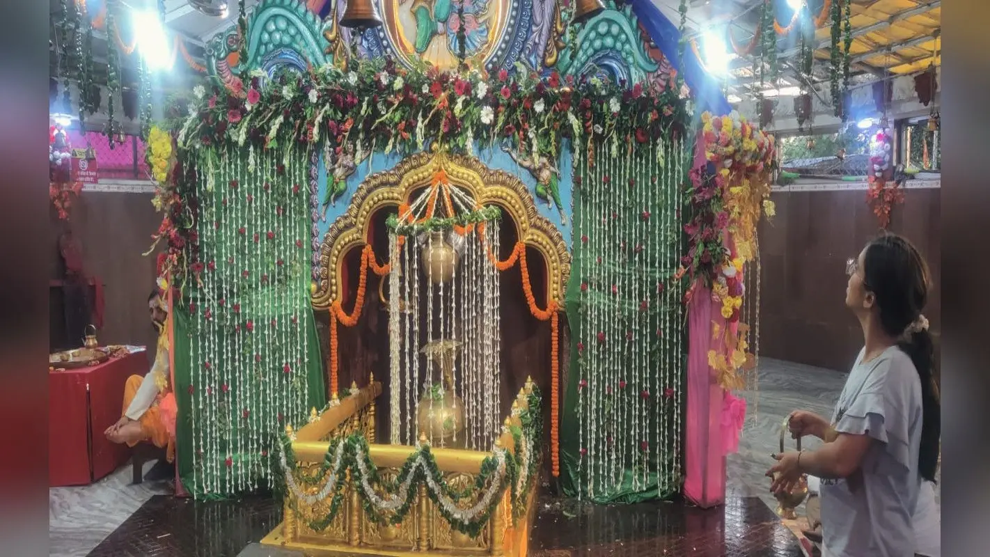 Sawan 2023: पहली सोमवारी को लेकर खूंटी के आम्रेश्वर धाम मंदिर में विशेष सजावट, पुलिस प्रशासन अलर्ट