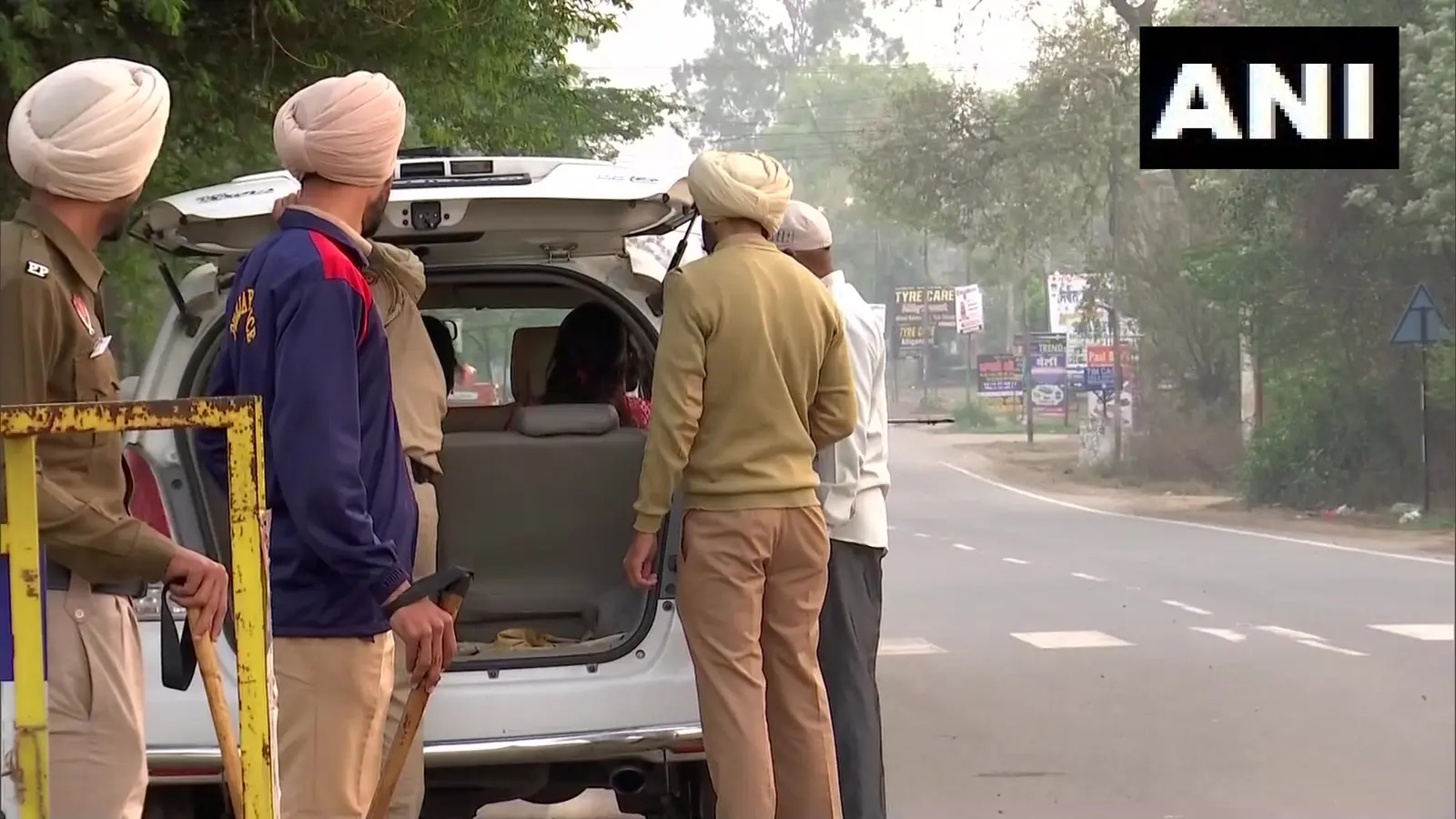 Punjab: अमृतपाल सिंह पर पंजाब पुलिस का एक्शन, पूरे प्रदेश में अलर्ट- इंटरनेट सेवा बंद, घर और गांव पर पहरा