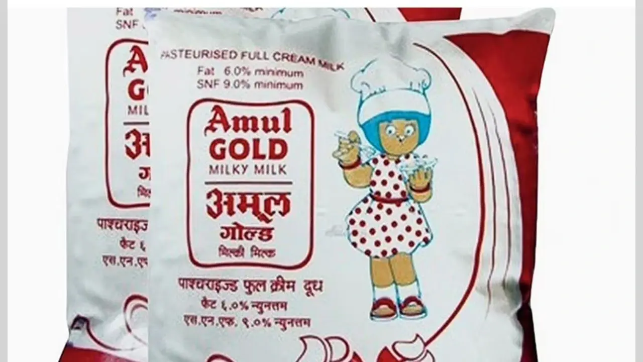 Amul Milk Price Hiked: गुजरात को छोड़कर बाकी सभी बाजारों में अमूल दूध के दाम 2 रुपये प्रति लीटर बढ़े