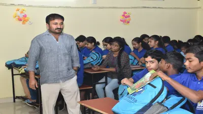 Exclusive: अब सोशल साइट पर बच्चों की क्लास लेंगे सुपर-30 के संस्थापक आनंद कुमार, बच्चों को दिए कई टिप्स