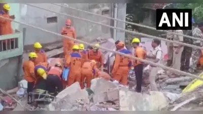 विशाखापत्तनम में तीन मंजिला इमारत गिरने से तीन लोगों की मौत, कई घायल