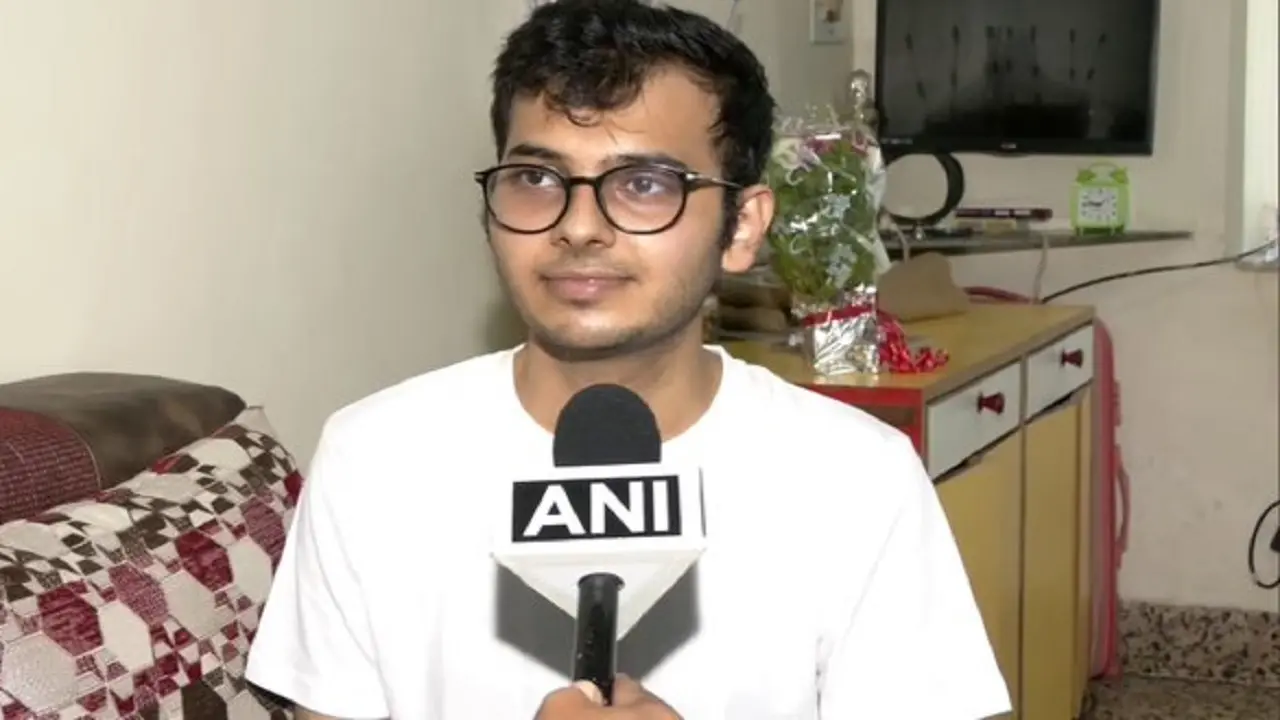 ICAI CA Topper: चार्टर्ड अकाउंटेंसी की फाइनल परीक्षा में टॉप करने वाले अनिल शाह ने बताया Success का मंत्र