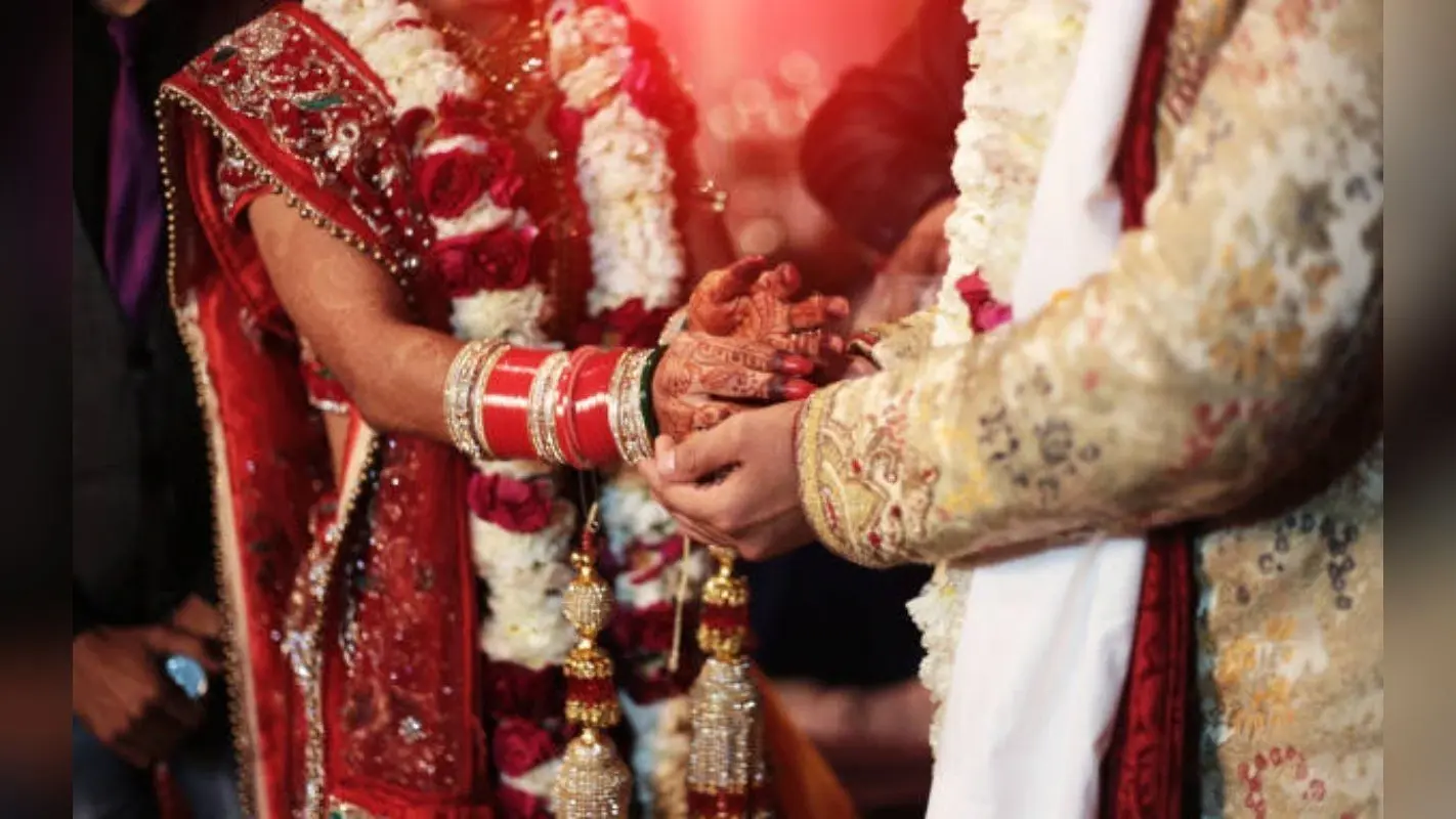 Saving Tips: कम खर्च में भी होगी शानदार और यादगार शादी, अपनाएं ये टिप्स