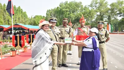 BSF पासिंग आउट परेड : केन्द्रीय शिक्षा राज्य मंत्री अन्नपूर्णा देवी ने ली परेड की सलामी, किया पुरस्कृत