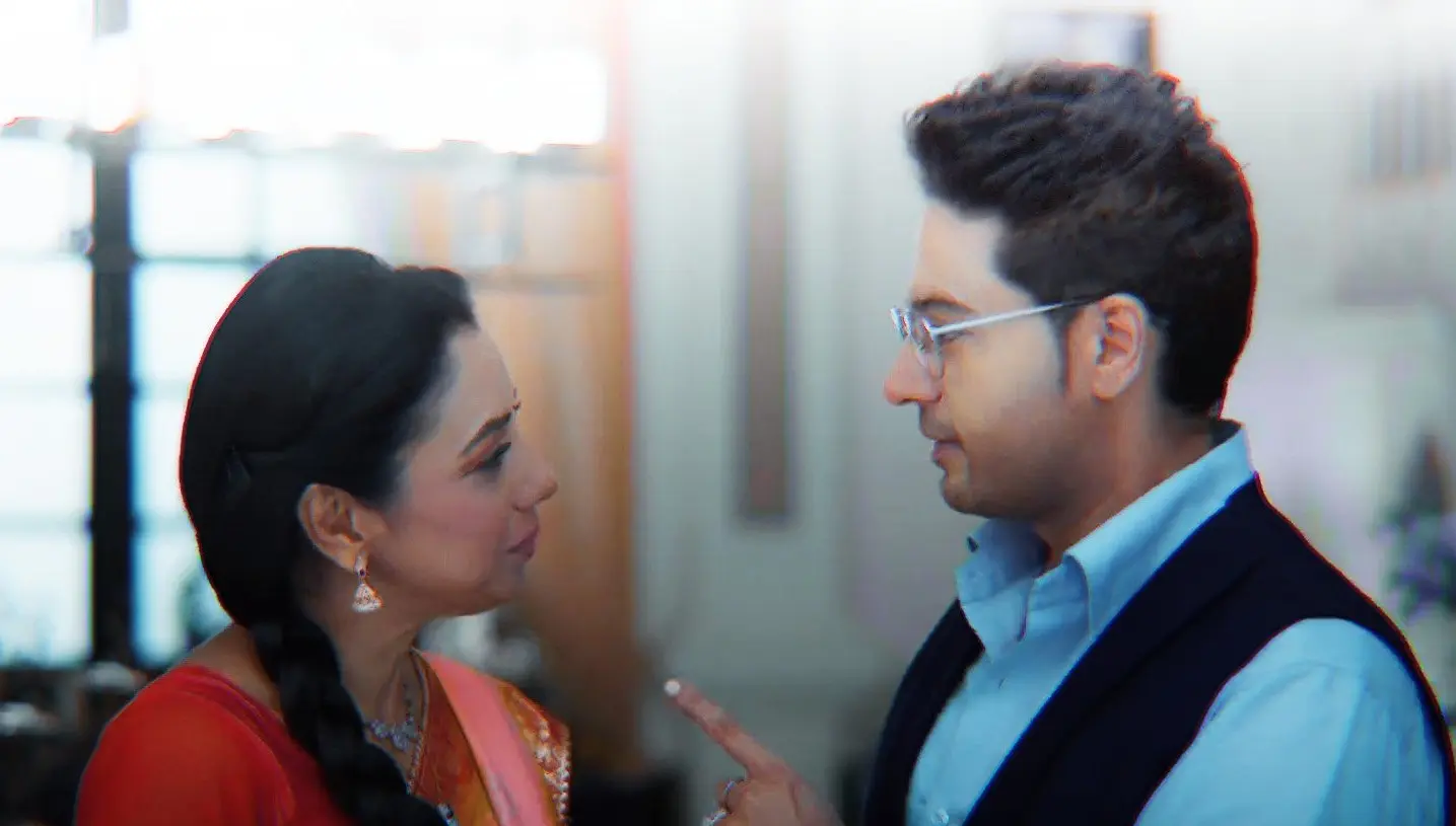 Anupama Spoiler Alert: शाह परिवार को लेकर अनुपमा और अनुज में हुई लड़ाई, बरखा ने उठाया मौके का फायदा