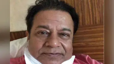 Coronavirus : यूरोप के दौरे से लौटे अनूप जलोटा को अलग रखा गया