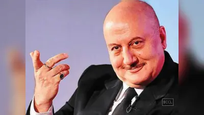 अनुपम खेर ने गिनायीं Middle Class की खास खूबियां, आप भी देखें यह मजेदार VIDEO