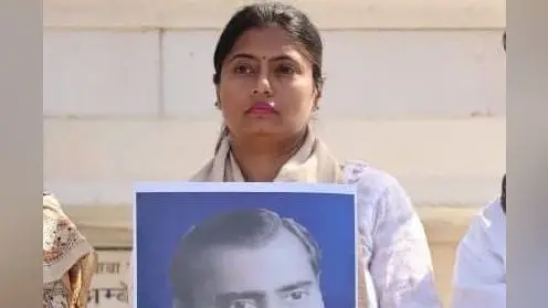 केंद्रीय मंत्री अनुप्रिया पटेल और एमएलए पल्लवी पटेल के समर्थकों में ट्विटर पर जंग, जानें क्या है मामला?