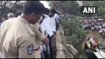 आंध्र प्रदेश में सड़क हादसा: नाले में बस गिरने से नौ लोगों की मौत, 22 घायल