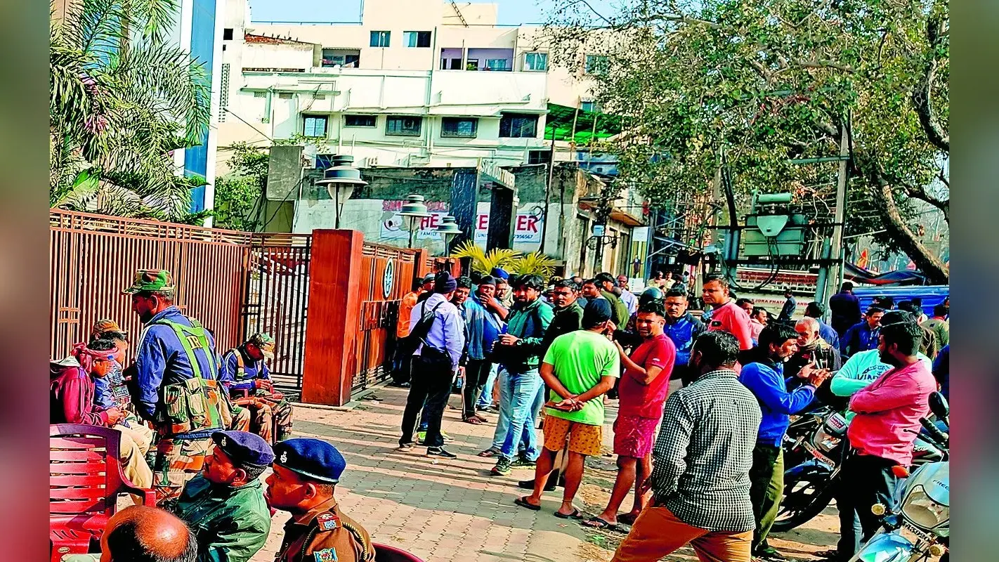 Jharkhand News: सुरक्षा मानक पर अनफिट हैं धनबाद शहर के अधिकांश अपार्टमेंट, जानें क्या है फ्लैट वालों की राय