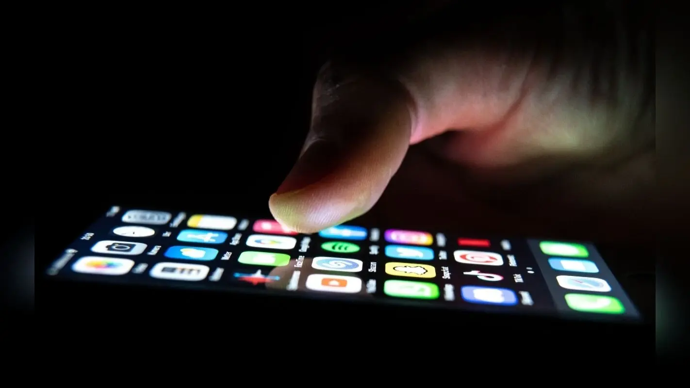 बड़े नेताओं के iPhone कौन कर रहा हैक? Apple ने हैकिंग की कोशिश पर दिया जवाब