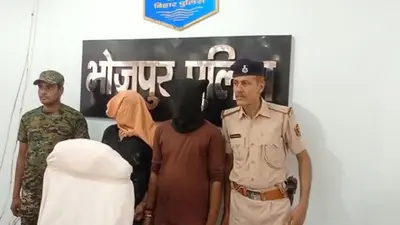 बिहार: पुलिस ने अपराध की योजना बनाते चार अपराधियों को किया गिरफ्तार, चोरी की बाइक के साथ देसी कट्टा बरामद