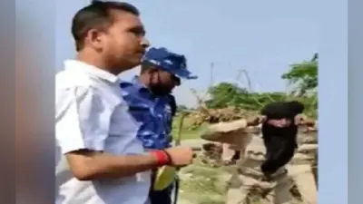 चौकीदार से उठक-बैठक कराने के मामले में दो अधिकारियों के खिलाफ मामला दर्ज