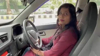 बिहार: व्यवसाय में पूंजी बनी बाधक,तो शौक को बनाया पेशा, पढ़ें राज्य की पहली महिला कैब ड्राइवर की कहानी