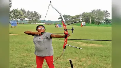झारखंड के बच्चों में बढ़ रहा है तींरदाजी का क्रेज, बांस का धनुष बनाकर कर रहें प्रैक्टिस