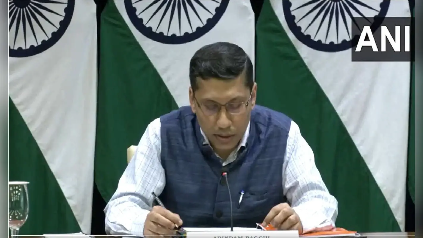LAC Dispute: चीनी विदेश मंत्री के बयान पर भारत की प्रतिक्रिया, बॉर्डर पर शांति होगी तभी सुधरेंगे संबंध
