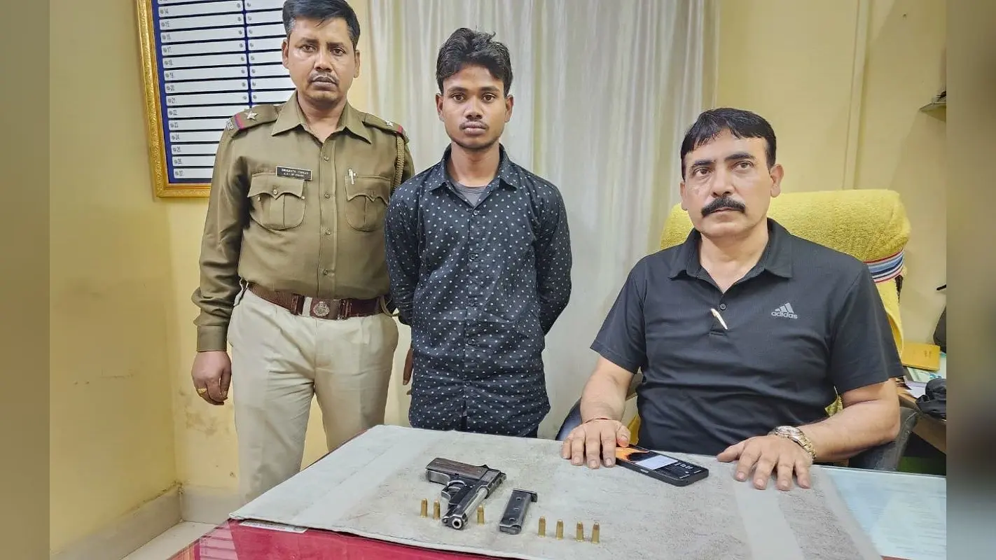 पश्चिम बंगाल: बिहार जानेवाली बस में छापामारी, हथियार के साथ तस्कर अरेस्ट, रिमांड पर लेगी पुलिस