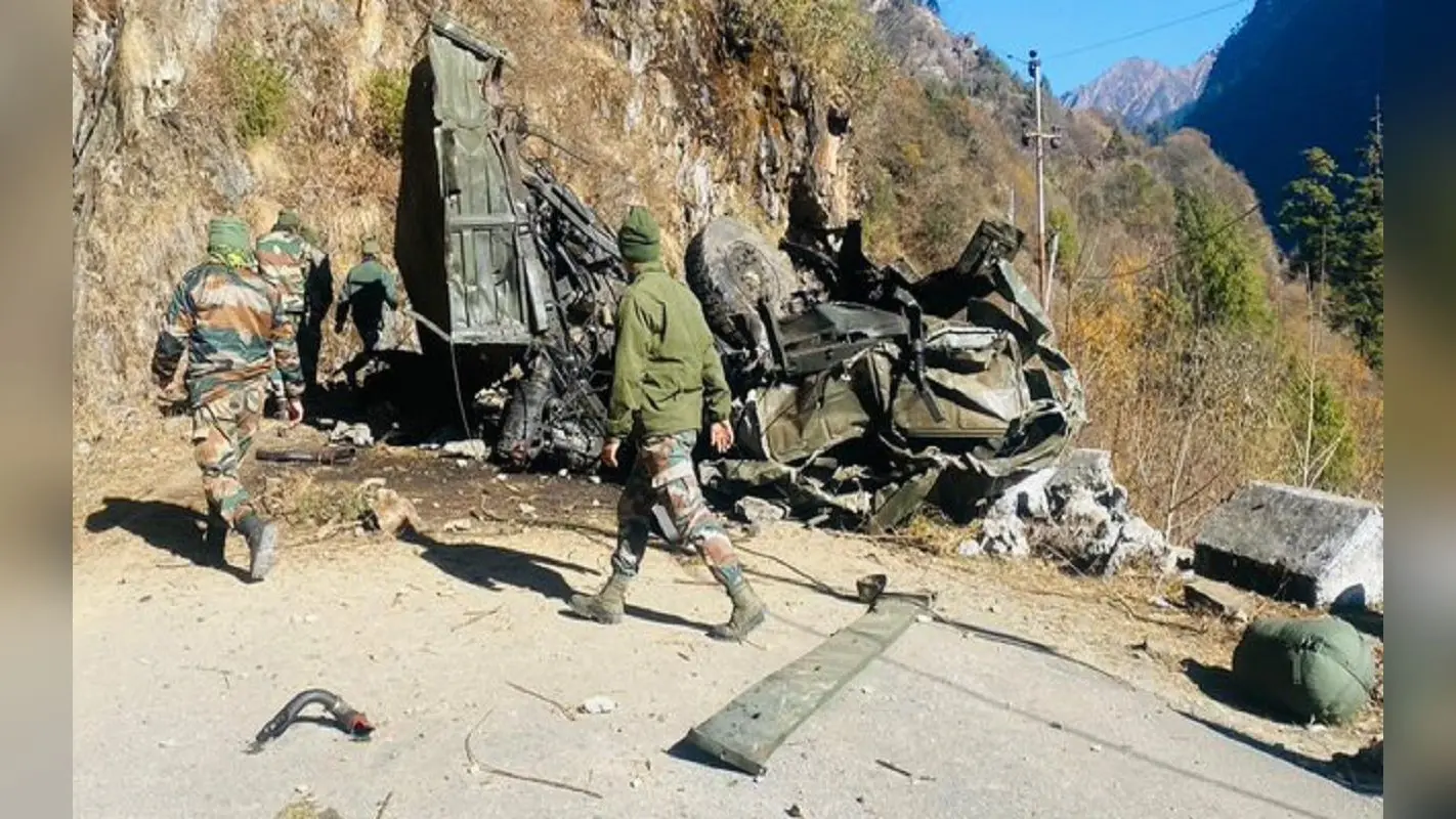 Army Truck Accident: उत्तरी सिक्किम में सेना का ट्रक खाई में गिरा, 16 जवानों की मौत