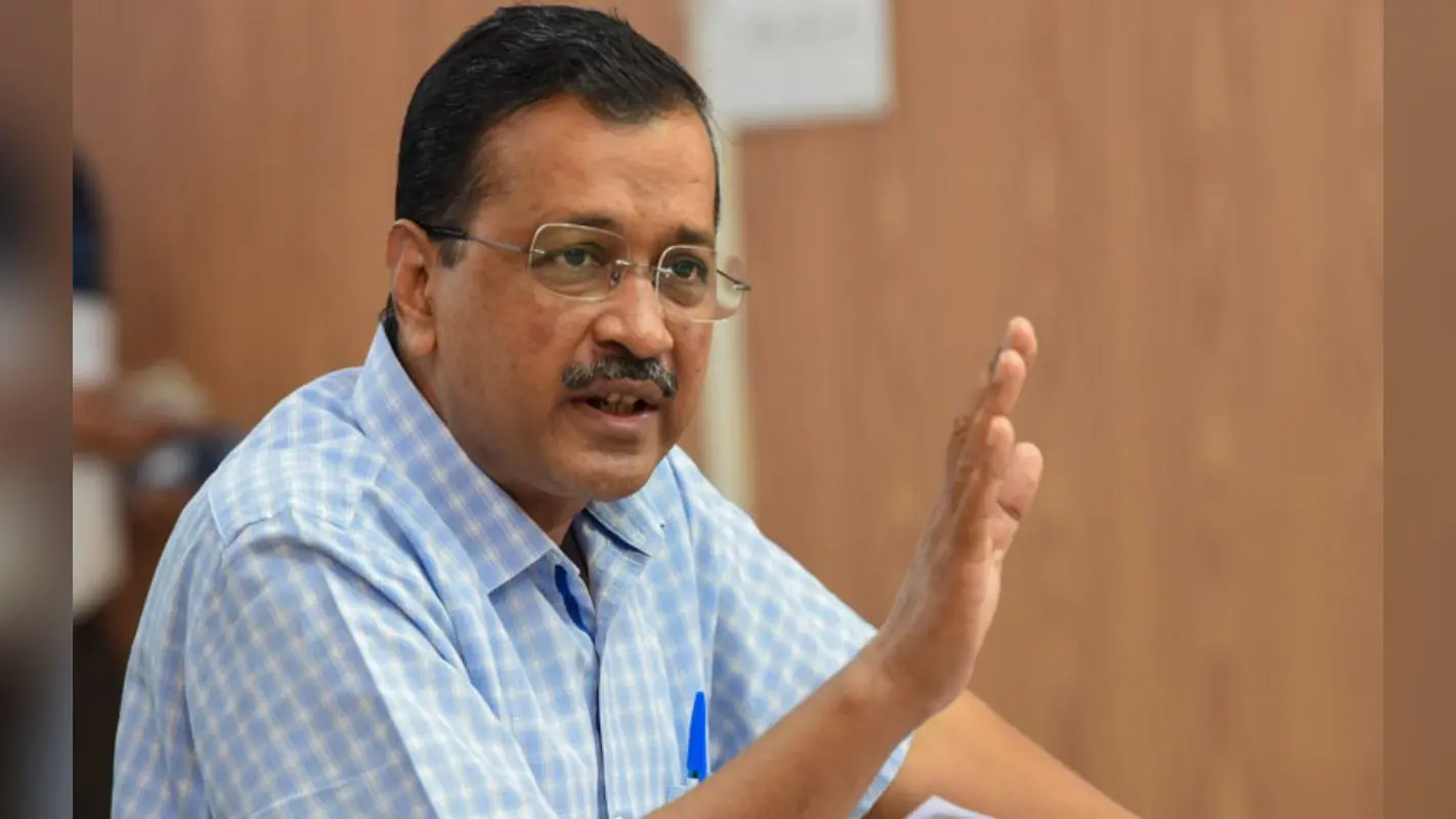 दिल्ली में बदतर हो रहे हैं हालात, केजरीवाल ने केंद्र और रेलवे से मांगी मदद, प्राइवेट अस्पतालों को दिया यह निर्देश