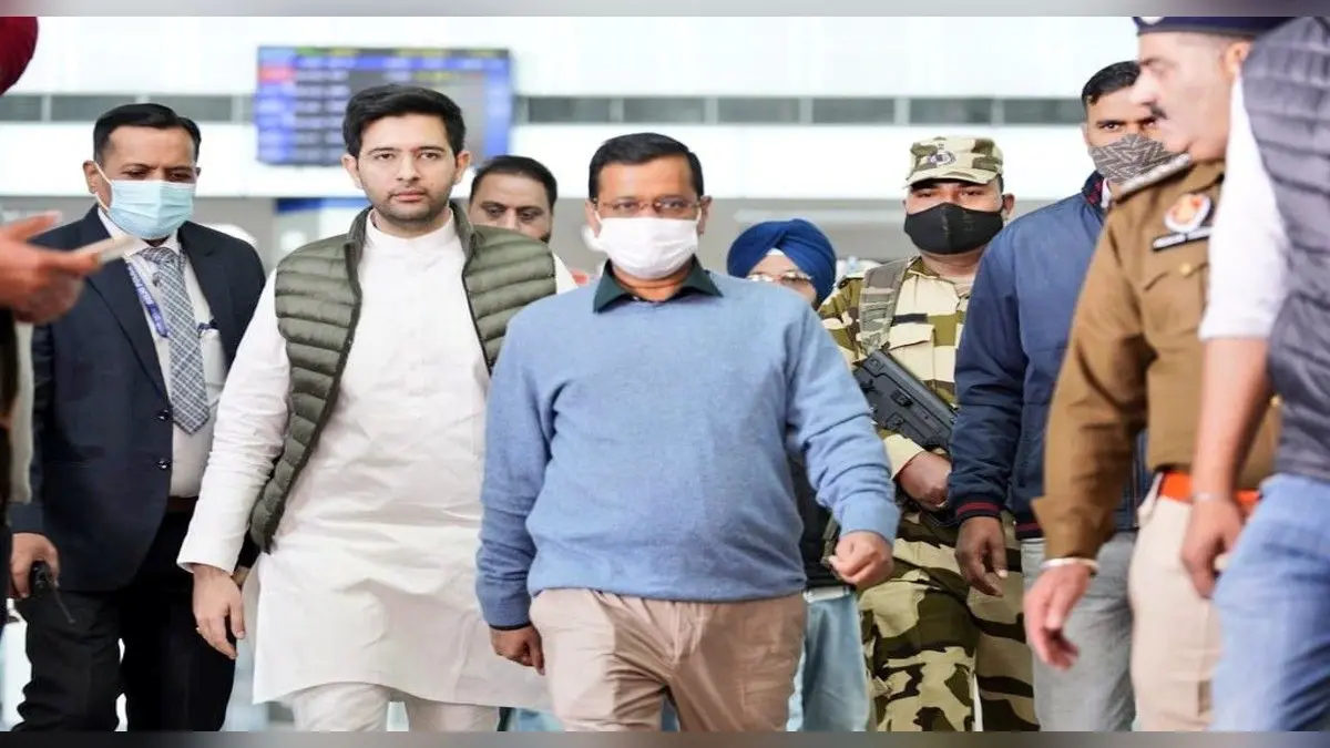 Gujarat Election 2022: केजरीवाल बोले- कांग्रेस को अब कोई नहीं दे रहा वोट, कांग्रेसियों ने दिया ये जवाब