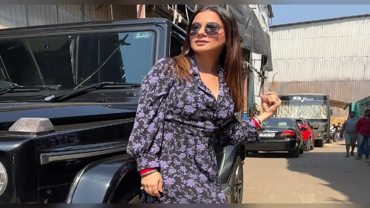 कुंडली भाग्य की प्रीता ने लेटेस्ट फोटोज में फ्लॉन्ट किया चूड़ा, शार्ट ड्रेस में एक्ट्रेस ने दिए जमकर पोज