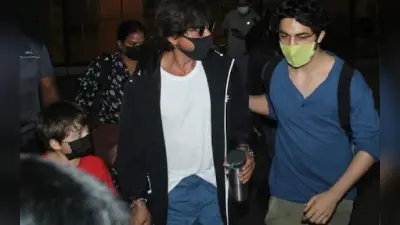 Shahrukh Khan: एयरपोर्ट पर फैन की इस हरकत से डर गए शाहरुख खान! आर्यन खान ने अपने पिता को ऐसे संभाला