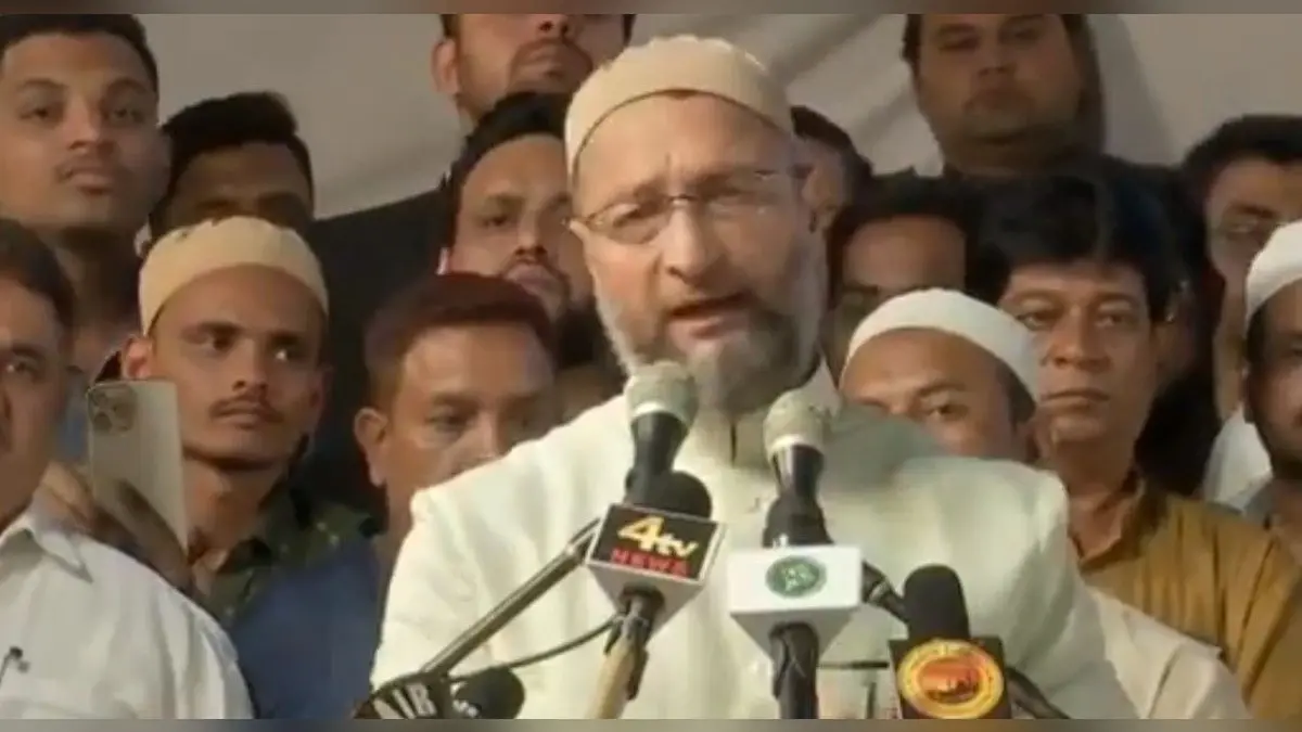 AIMIM चीफ ओवैसी ने बाराबंकी में भरी हुंकार, कहा- यूपी में 19 फीसदी मुस्लिम, सबको एक तरफ आना होगा