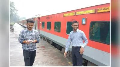 Photos : आसनसोल से लंबी दूरी वाली ट्रेनों के फायर सिस्टम की हो रही है गहन जांच