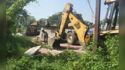 West Bengal: पानागढ़ रेलवे कॉलोनी में ट्रैक्टर ट्रॉली के नीचे दबा बिहार का मजदूर, सुरक्षा पर उठे सवाल