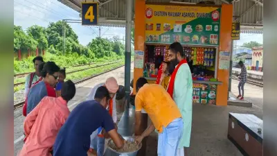 बंगाल में भाजपा समर्थकों ने धूम-धाम से मनाया प्रधानमंत्री नरेन्द्र मोदी का जन्मदिन