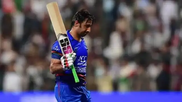 धोनी का रिकॉर्ड तोड़ने वाले इस धाकड़ कप्तान ने लिया संन्यास, T20 World Cup के बीच में ही सबको चौंकाया