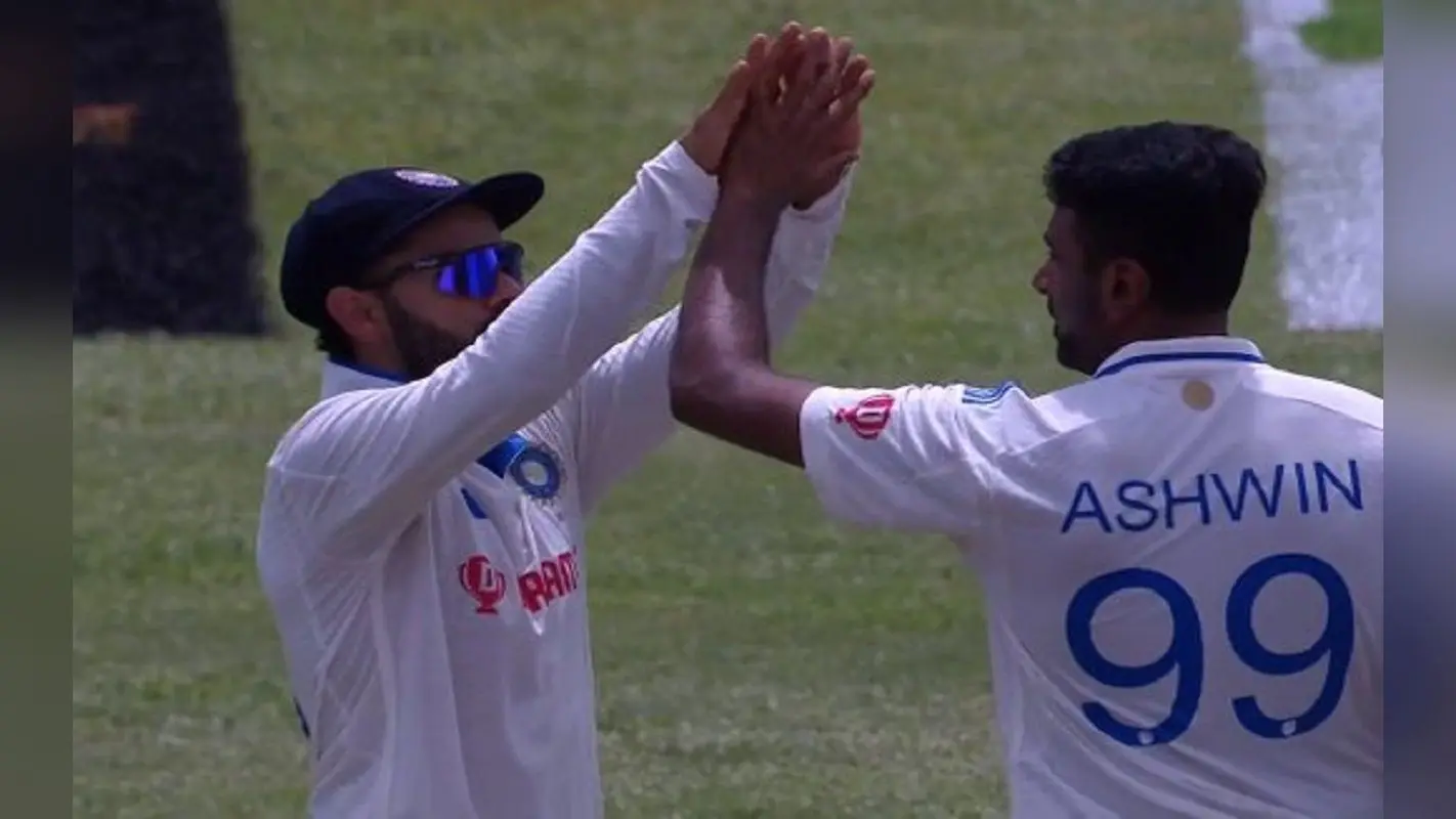 Watch: हाथ में नारियल पानी लिए धांसू अंदाज में R Ashwin ने ली राजस्थान रॉयल्स कैंप में एंट्री, वीडियो वायरल