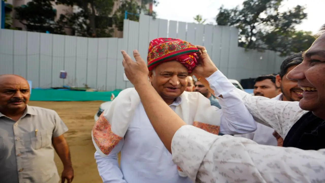 मल्लिकार्जुन खरगे से मिले अशोक गहलोत, राजस्थान विवाद को सुलझाने में जुटा कांग्रेस आलाकमान