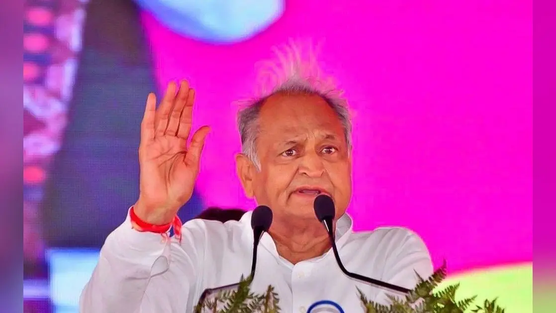 राजस्थान: ‘अपने मंत्रियों को कंट्रोल में रखें अशोक गहलोत’, जानें कांग्रेस प्रभारी को क्यों कहनी पड़ी ये बात