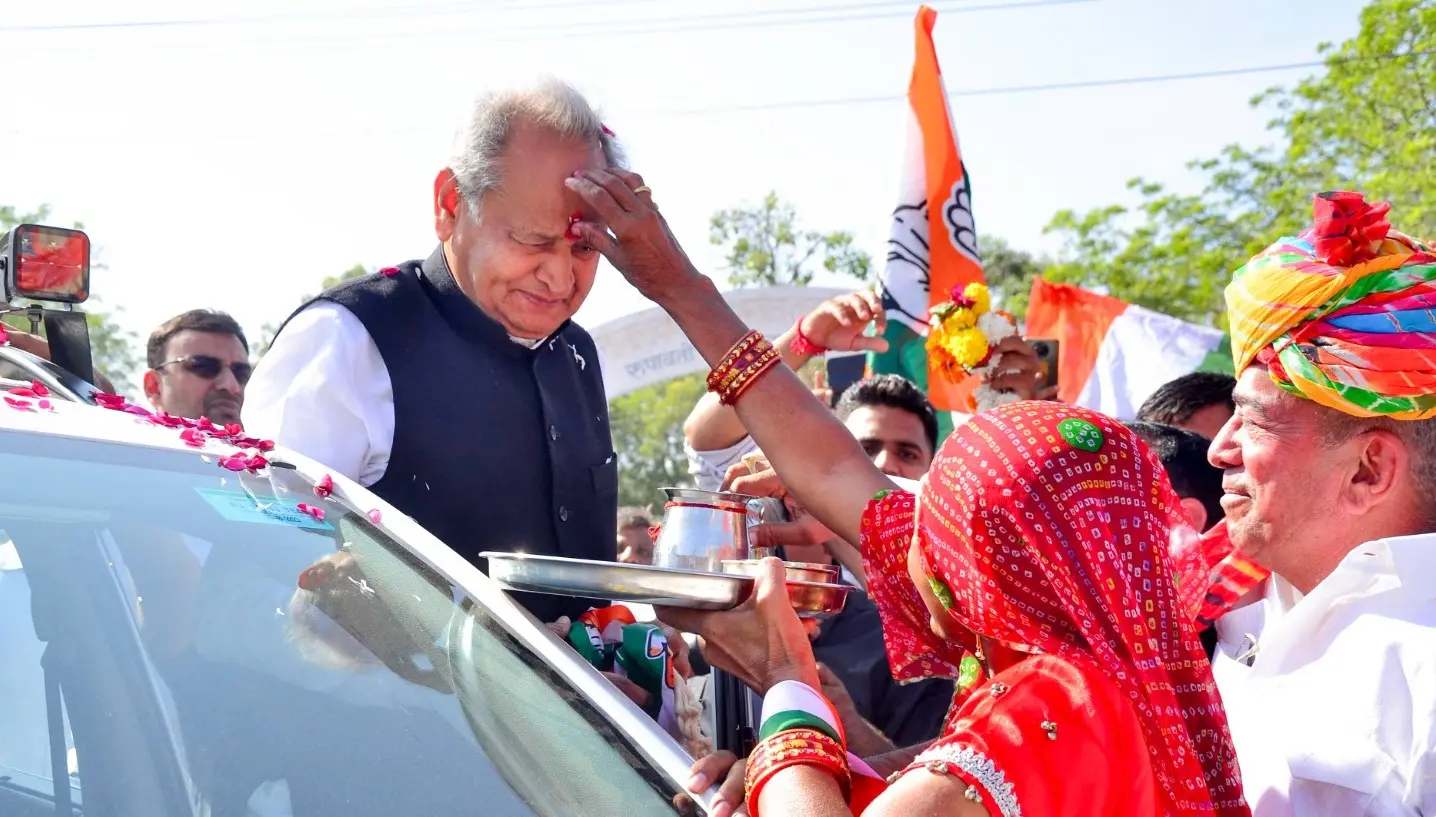 अशोक गहलोत की सरकार ने वीडियोग्राफी और फोटोग्राफी पर लगाया प्रतिबंध, लॉकडाउन पर कही यह बात