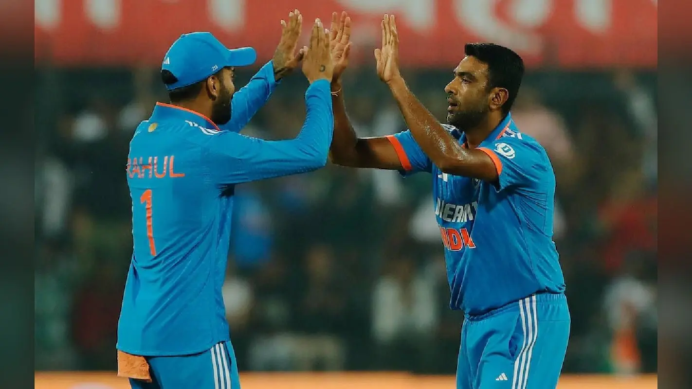 IND vs AUS Test: रविचंद्रन अश्विन और मार्नस लाबुशेन के बीच मैदान में हुई नोक-झोंक, VIDEO सोशल मीडिया पर वायरल