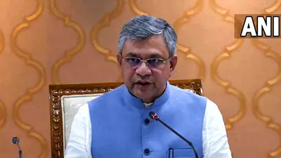 Indian Railway: रेल यात्रा को सुरक्षित बनायेगा स्वदेश में बना KAWACH, 10000 साल में 1 दुर्घटना की गुंजाइश