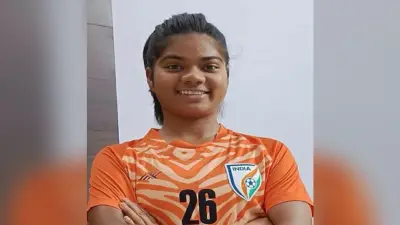 झारखंड: फुटबॉलर अष्टम उरांव के परिवार के पास सरकारी सुविधा के नाम पर है केवल राशन कार्ड, ऐसे बनायी पहचान