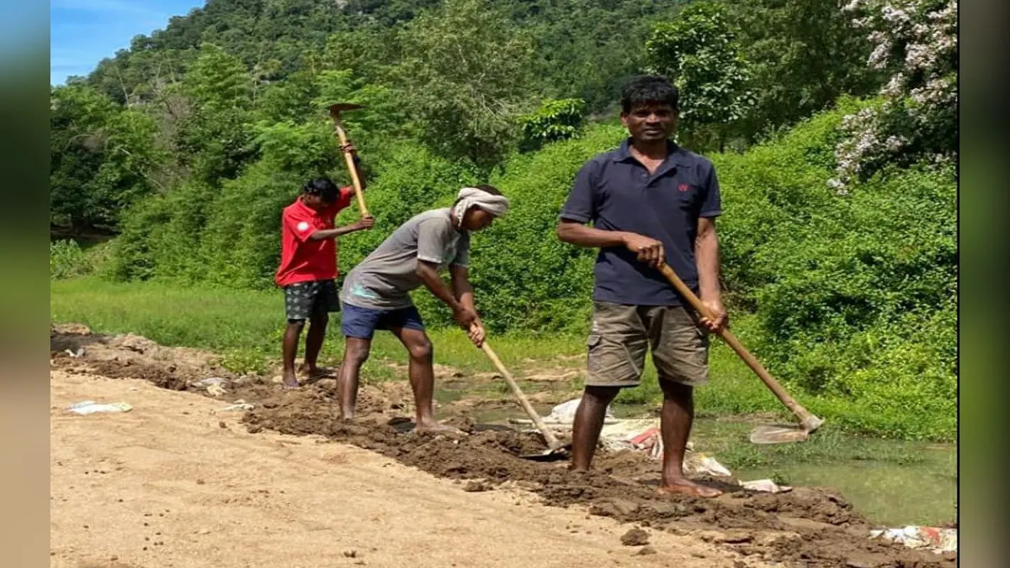 Under-17 भारतीय फुटबॉल टीम की कप्तान अष्टम के मां-बाप कर रहे मजदूरी, नहीं मिले अब तक रुपये