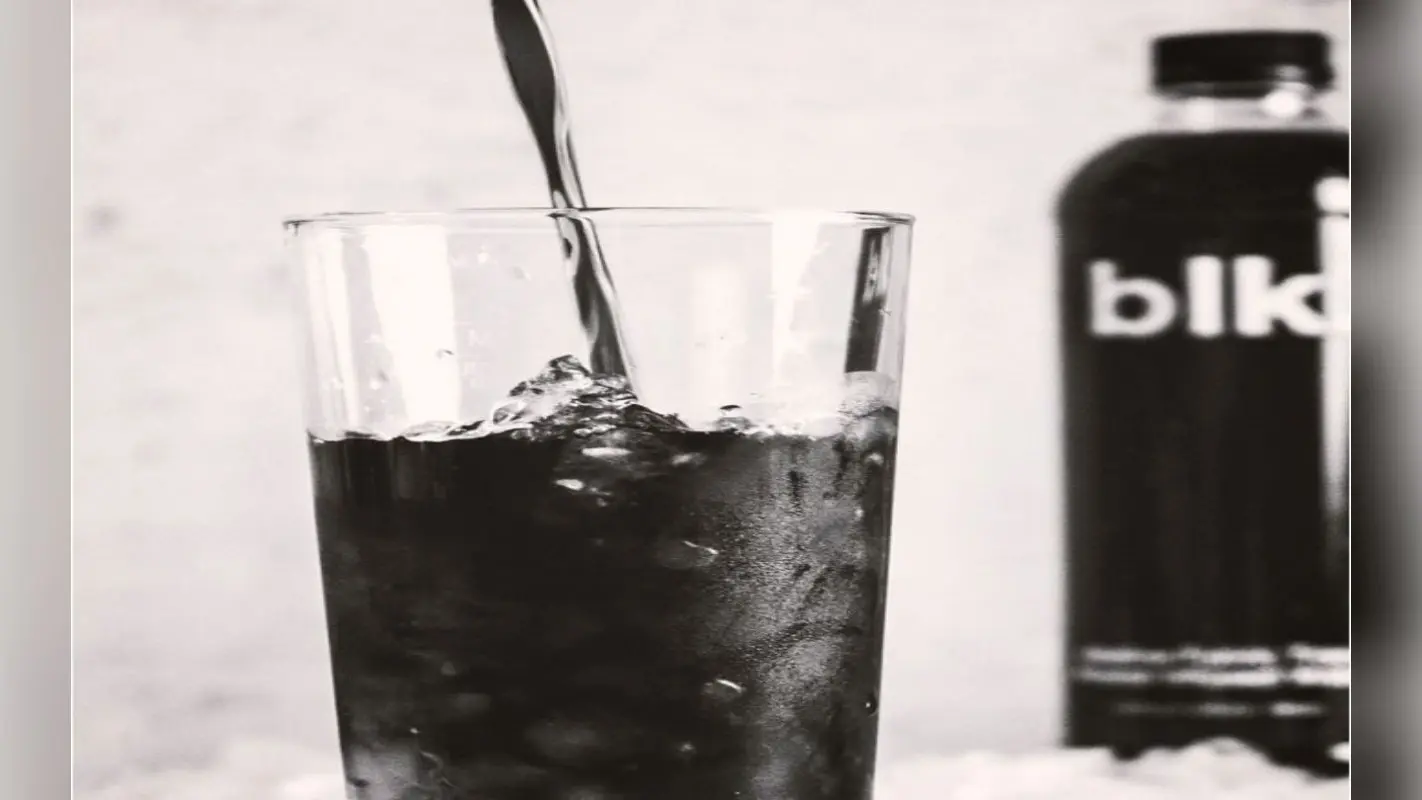क्या आप भी Black Water पीने की सोच रहे हैं, तो पहले जान लें इसके फायदे व नुकसान