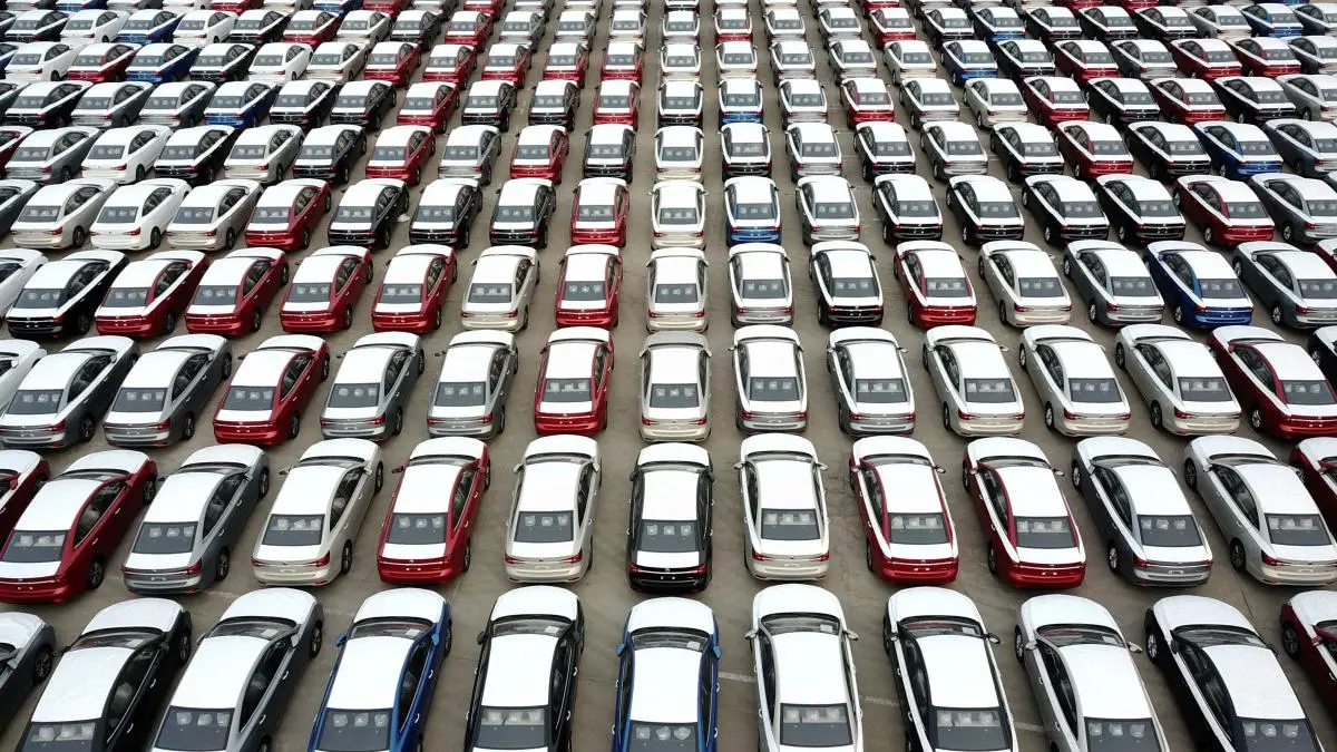 Car Sales Report: सेमीकंडक्टर की सप्लाई में सुधार, वाहन कंपनियों ने पकड़ी रफ्तार, जानें किसने कितनी बेची