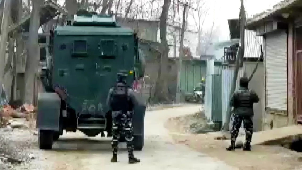 जम्मू-कश्मीर के अवंतीपुरा में आतंकी समीर अहमद तांत्रे मुठभेड़ में ढेर, इस संगठन से है संबंध