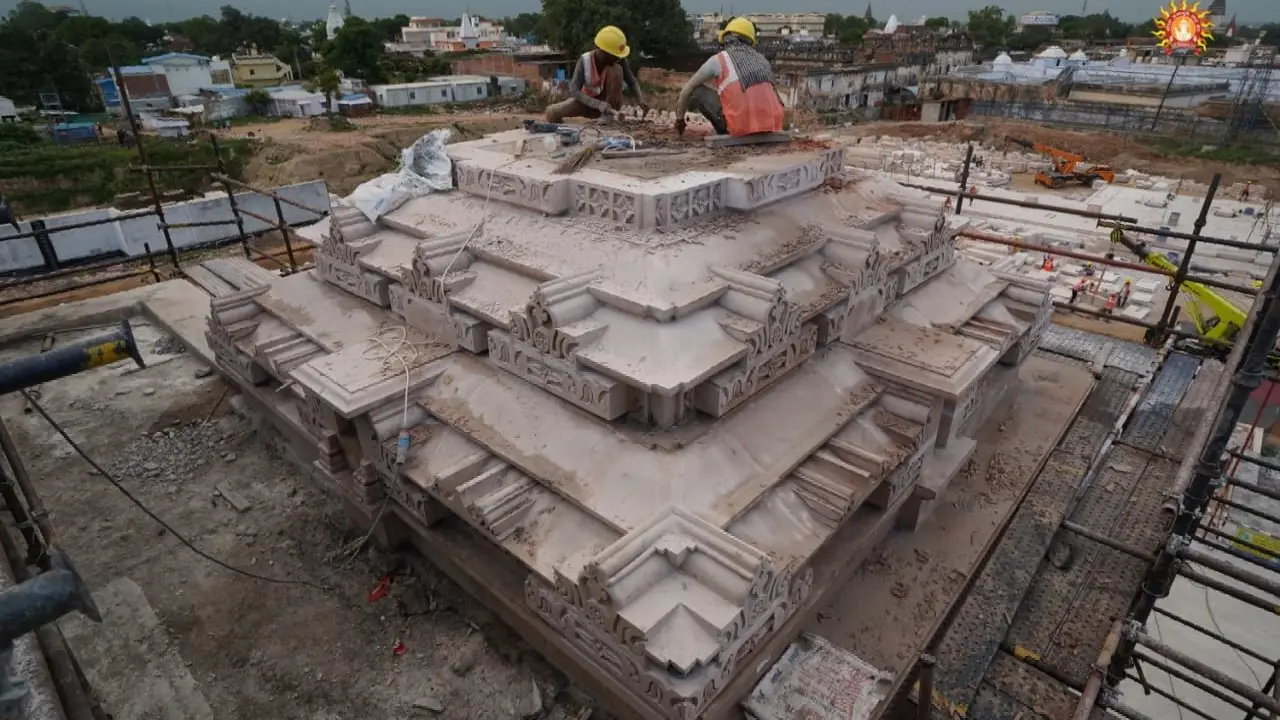 अयोध्या: श्रीरामजन्मभूमि पर खुदाई में मिले प्राचीन मंदिर के अवशेष, हनुमानगढ़ी का परिक्रमा मार्ग होगा चौड़ा