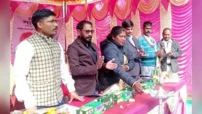 लोहरदगा में आयुष स्वास्थ्य मेला: अधिकारी ने अंग्रेजी दवा से होने वाले नुकसान की दी जानकारी
