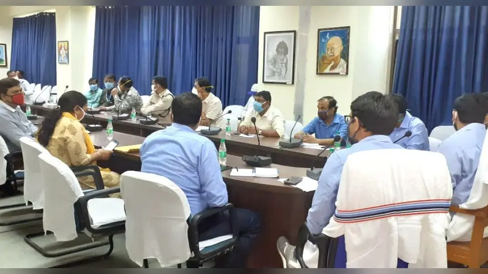 कोविड-19 को लेकर रांची डीसी ने की बैठक, हिंदपीढ़ी में नये मजिस्ट्रेट तैनात, कंटेनमेंट जोन में कोई भी पास वैध नहीं