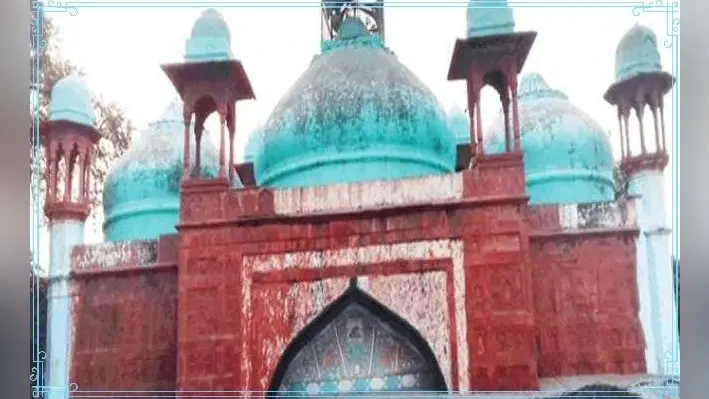 Bakrid 2023: आगरा की बाबरी मस्जिद में 6 महीने रखा रहा था बाबर का शव, ईद पर सैकड़ों लोग आते हैं नमाज अदा करने