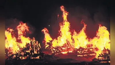 Prayagraj News: पुलिस ने चिता से उठवाया महिला का शव, हत्या की आशंका