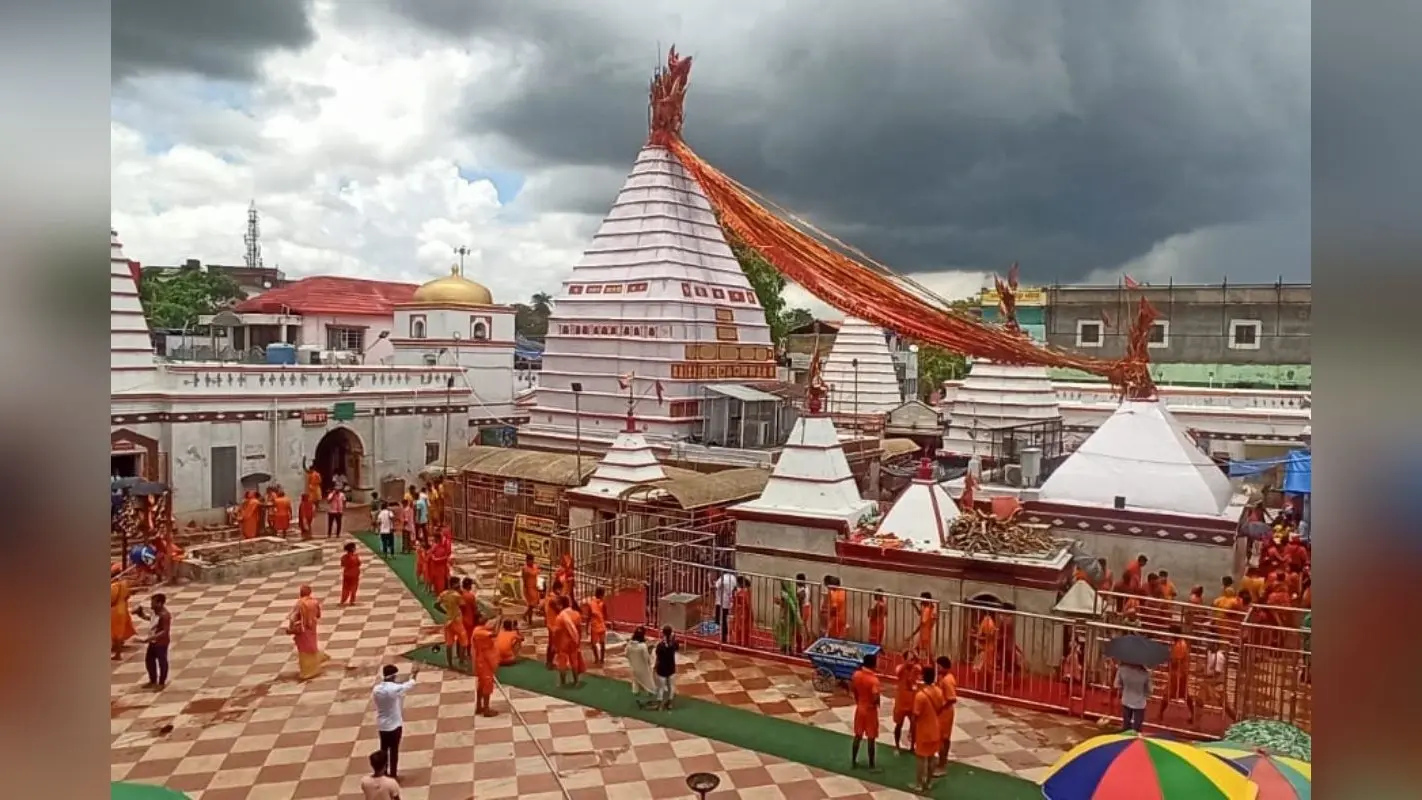 Sawan 2023: बासुकिनाथ धाम में देखते बनी श्रद्धालुओं की भक्ति, 32 हजार कांवरियों ने फौजदारीनाथ का किया जलाभिषेक