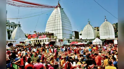 PHOTOS: बाबा बैद्यनाथ को तिलक चढ़ाने मिथिलांचल से लाखों श्रद्धालु पहुंचे देवघर, कावंरियों से पटा बाबानगरी